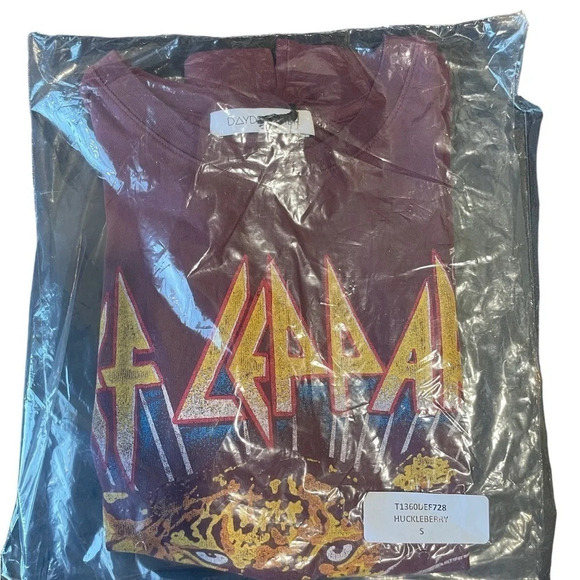 Daydreamer Def Leppard American Tour Tee size small NWT. - Picture 3 of 5
